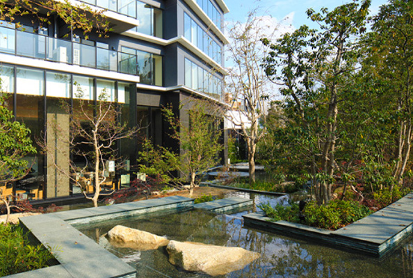 コンフォリア新宿イーストサイドタワー